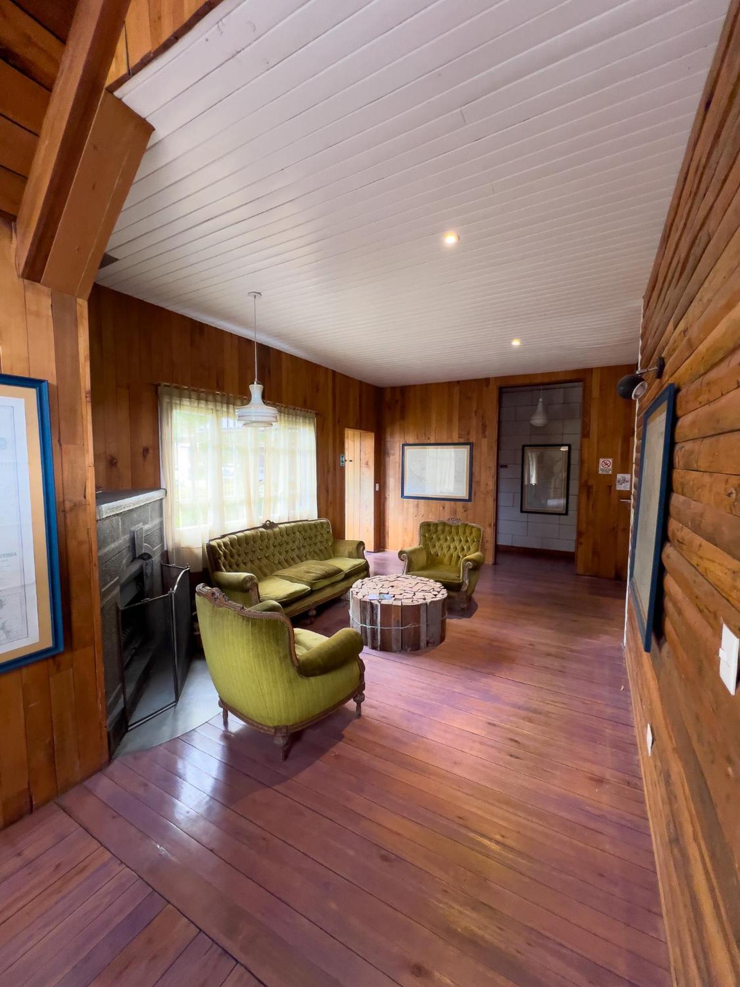 Wesley House Hosteria Boutique San Martín de los Andes Exteriör bild