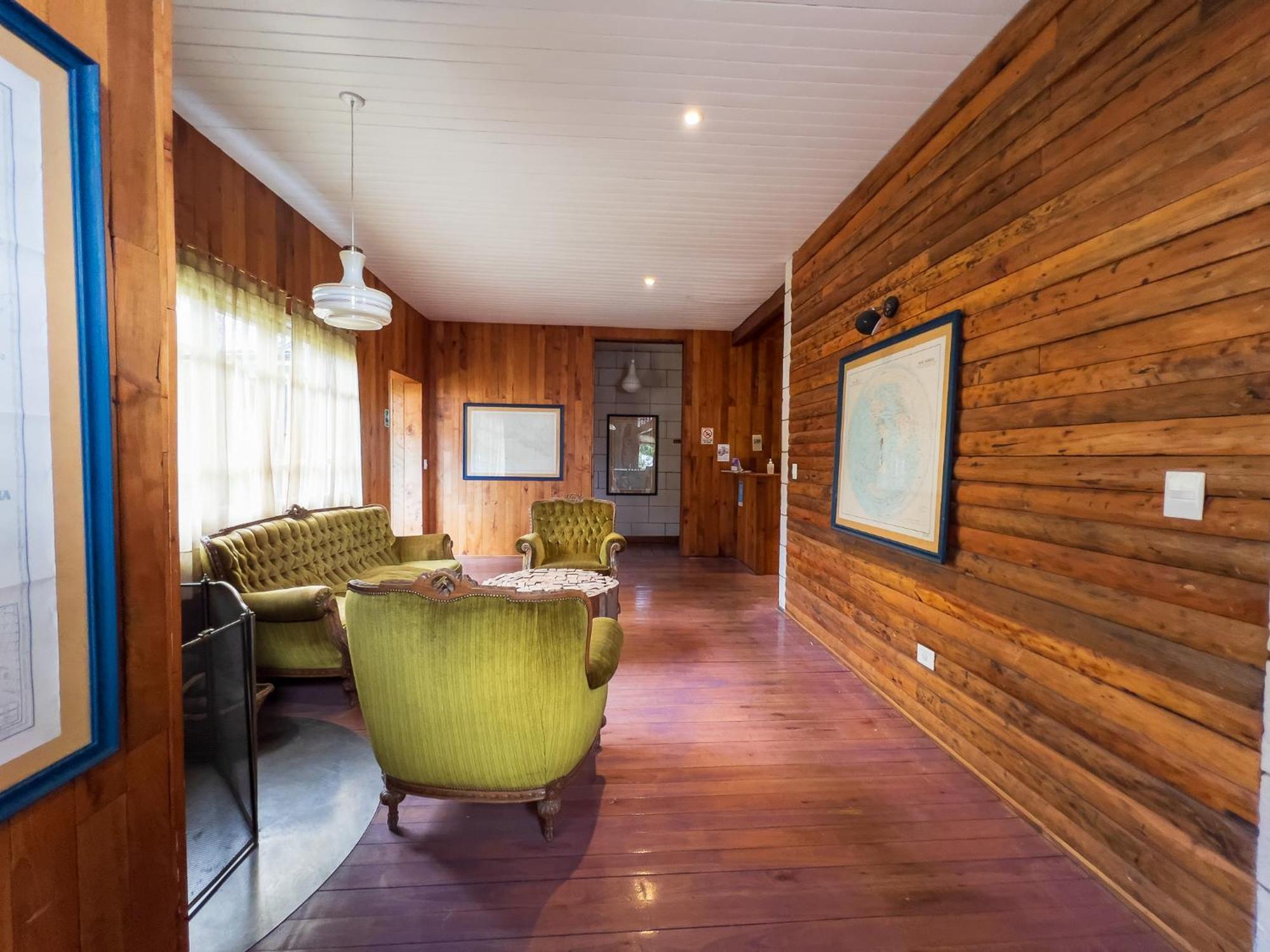 Wesley House Hosteria Boutique San Martín de los Andes Exteriör bild